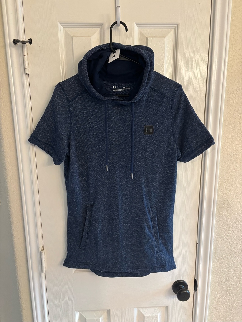 Under Armour Men’s Small Blue Short Sleeve Hoodie Pullover HeatGear Athletic